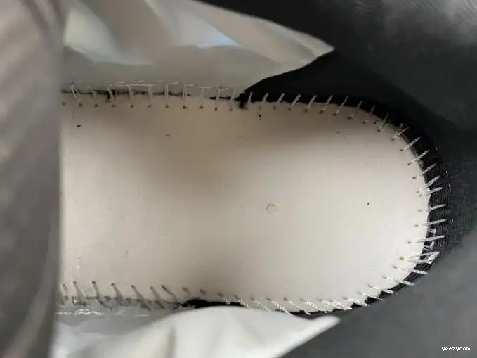 Blue MNVN GZ0711 Adidas Tint Yeezy Boost 700 0503